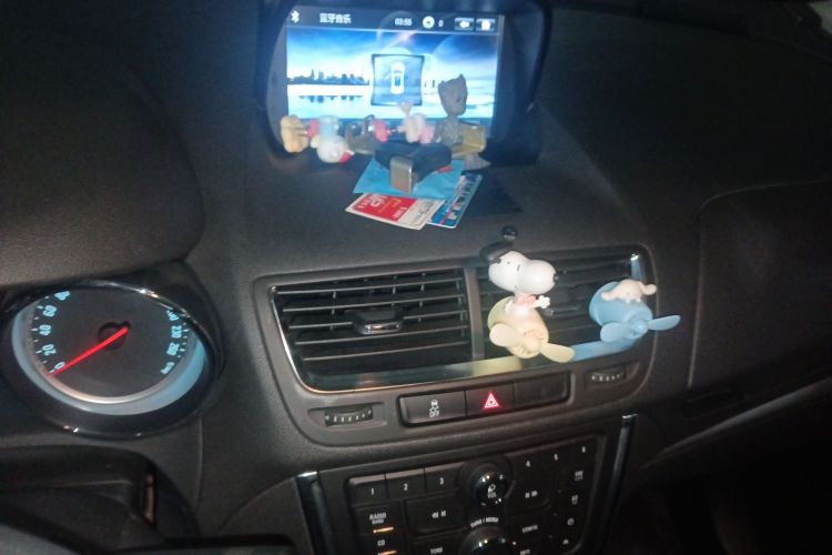 别克 昂科拉 2015款 1.4T 自动两驱都市精英型中控内饰16