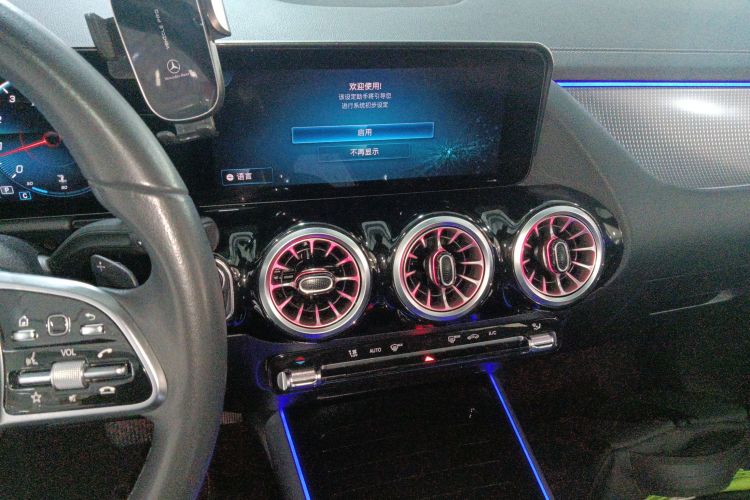 奔驰GLA 2022款 GLA 220 4MATIC中控内饰16