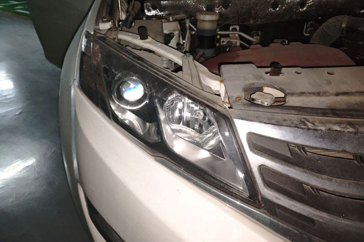 陆风X5 2016款 Plus 1.5T CVT创领版车身外观8