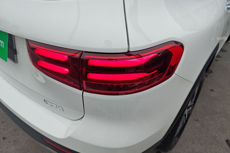 奔驰GLB 2025款 GLB 220 动感型车身外观6006