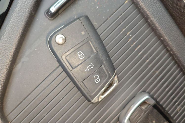 大众 途观L 2017款 380TSI 自动四驱旗舰版中控内饰7001