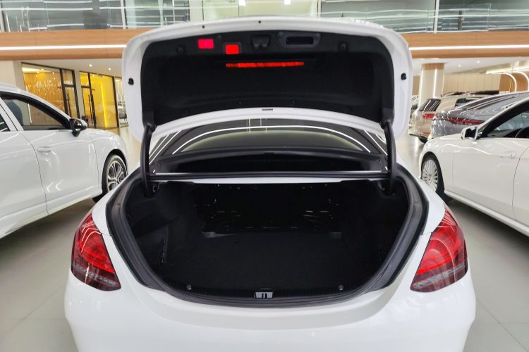 奔驰C级 2020款 改款 C 260 运动版局部细节23