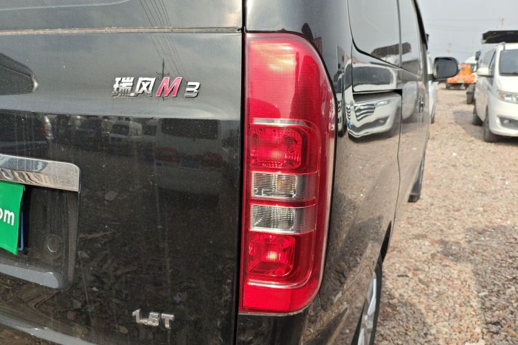 江淮瑞风 瑞风M3 2022款 1.5T 7座标准版车身外观9