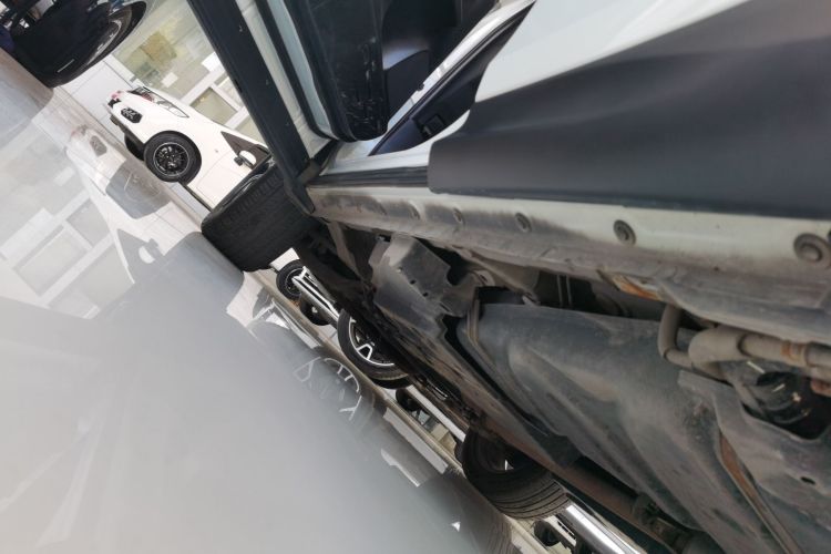 丰田 RAV4荣放 2015款 2.5L 自动四驱精英版局部细节9002