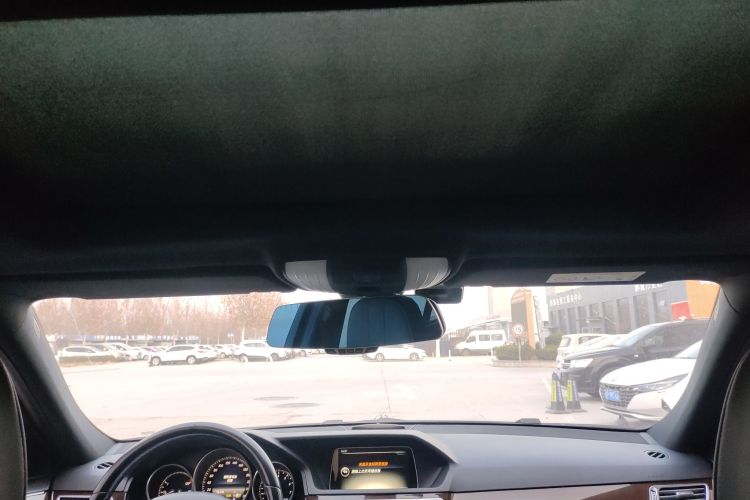 奔驰E级 2015款 改款 E 260 L中控内饰22