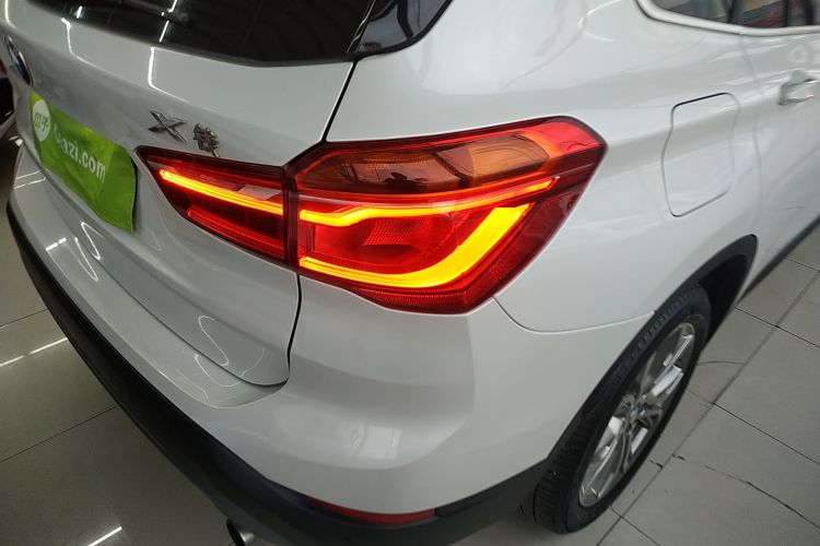 宝马X1 2018款 sDrive20Li 领先型车身外观9