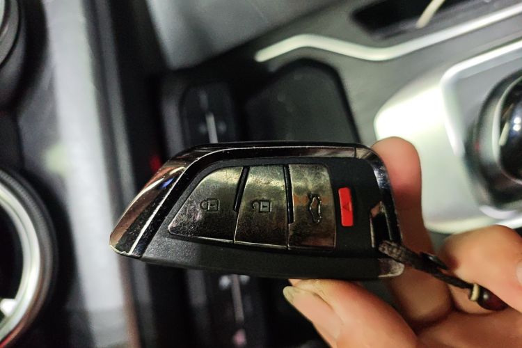 魏牌 VV5 2021款 1.5T 两驱颜先锋中控内饰7001