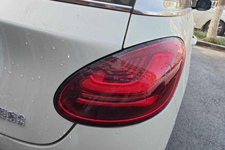 五菱汽车 五菱缤果 2023款 333km 灵犀互联款车身外观9