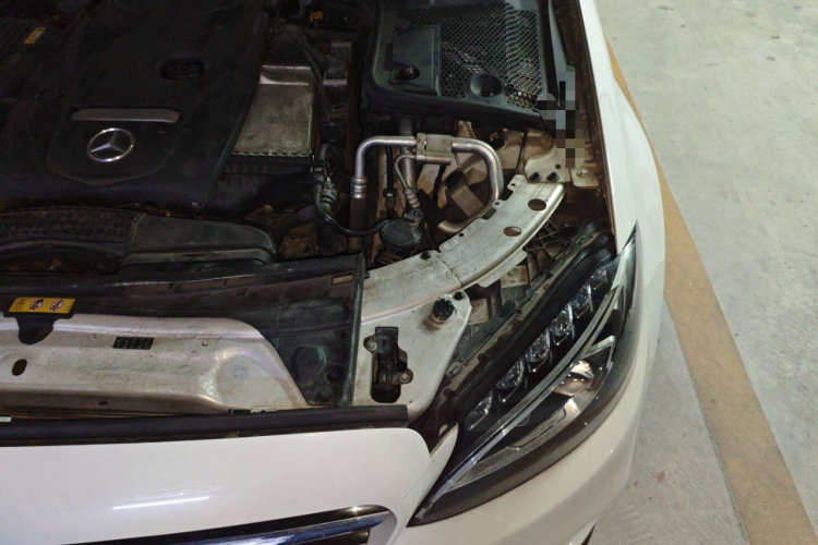 奔驰C级 2015款 C 200 运动版局部细节9007