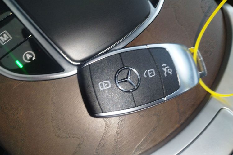 奔驰GLC 2020款 GLC 260 L 4MATIC 豪华型中控内饰7001