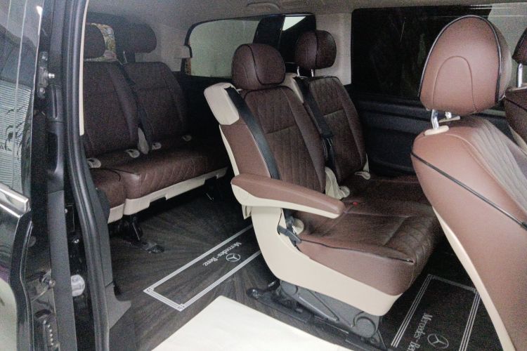 奔驰 威霆 2016款 2.0T 精英版中控内饰21