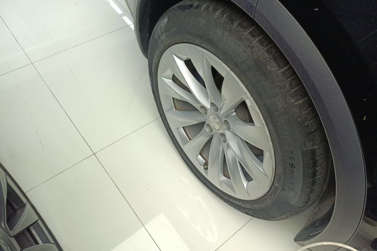 特斯拉 Model X 2019款 标准续航版车身外观6008