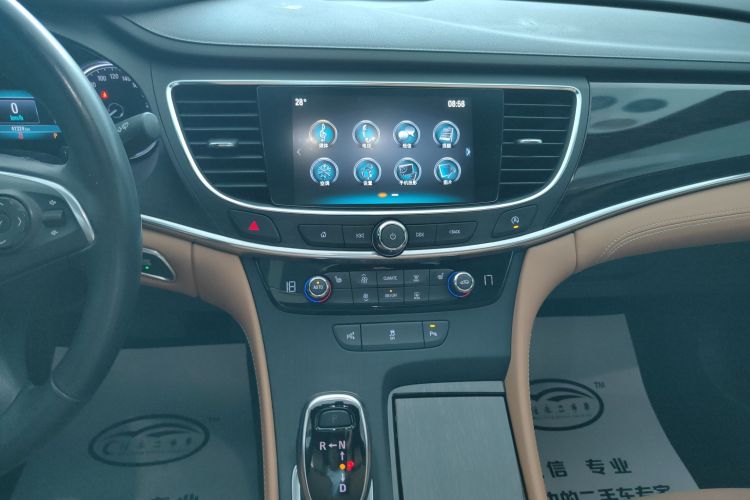 别克 君越 2018款 28T 精英型中控内饰16