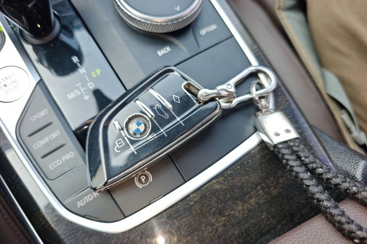 宝马3系 2020款 325Li M运动套装中控内饰11