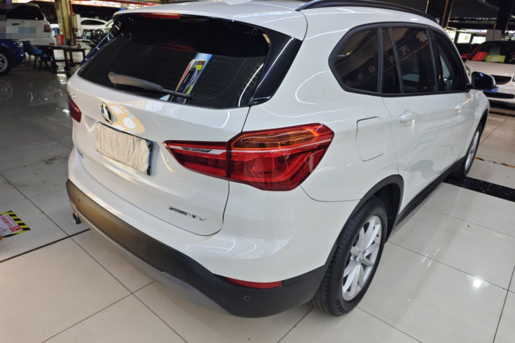 宝马X1 2019款 sDrive18Li 时尚型车身外观7