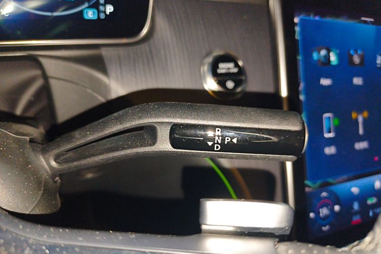 奔驰C级 2023款 改款二 C 260 L 运动版中控内饰18