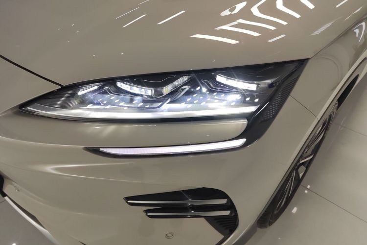 比亚迪 宋PLUS新能源 2025款 EV 智驾版 520km 尊贵型局部细节36