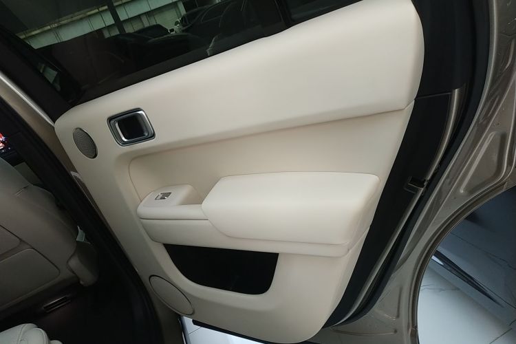 理想汽车 理想L9 2022款 Max中控内饰45