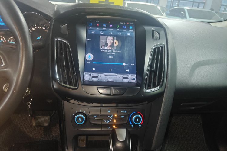 福特 福克斯 2018款 三厢经典 1.6L 自动风尚型智行版中控内饰16