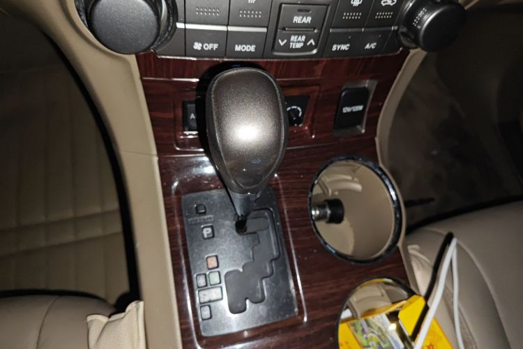 丰田 汉兰达 2012款 2.7L 两驱7座豪华版中控内饰18