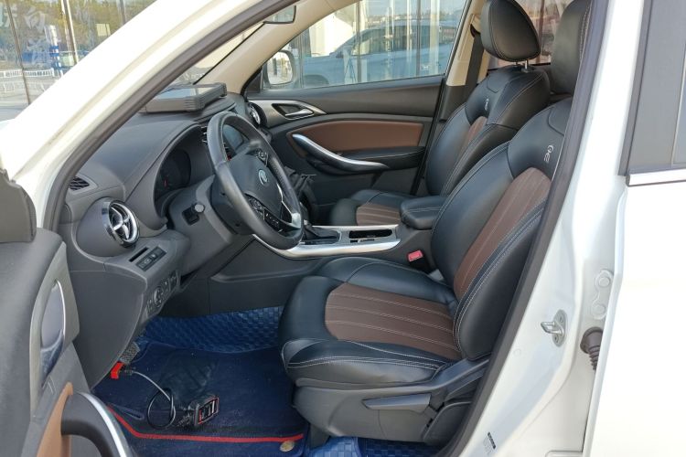 比亚迪 宋 2016款 盖世版 1.5TID 自动精英型局部细节19