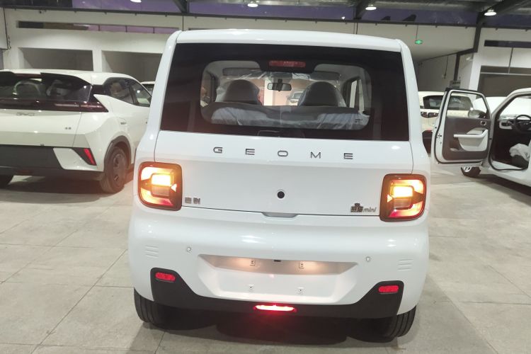 吉利银河 2024款 熊猫mini 200km 耐力熊车身外观6