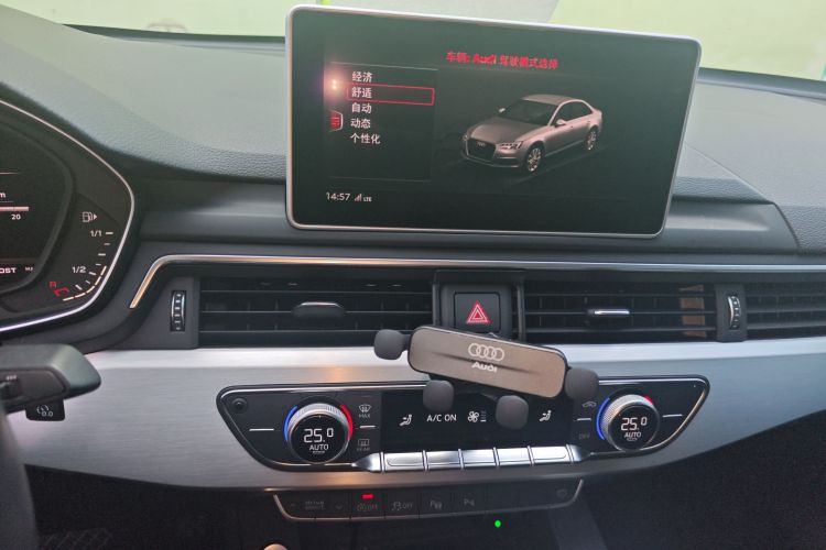 奥迪A4L 2019款 40 TFSI 时尚型 国VI中控内饰16