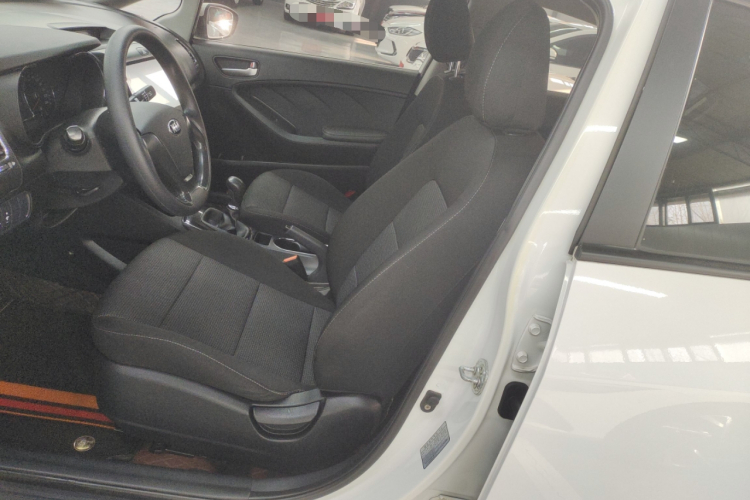 起亚K3 2016款 1.6L 手动GL局部细节19