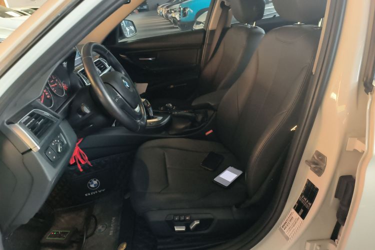 宝马3系 2017款 320Li 时尚型局部细节19