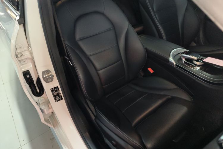 奔驰C级 2018款 C 200 L 运动版 成就特别版局部细节41