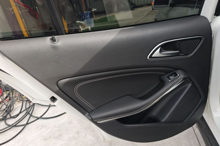 奔驰GLA 2017款 GLA 200 时尚型中控内饰7008