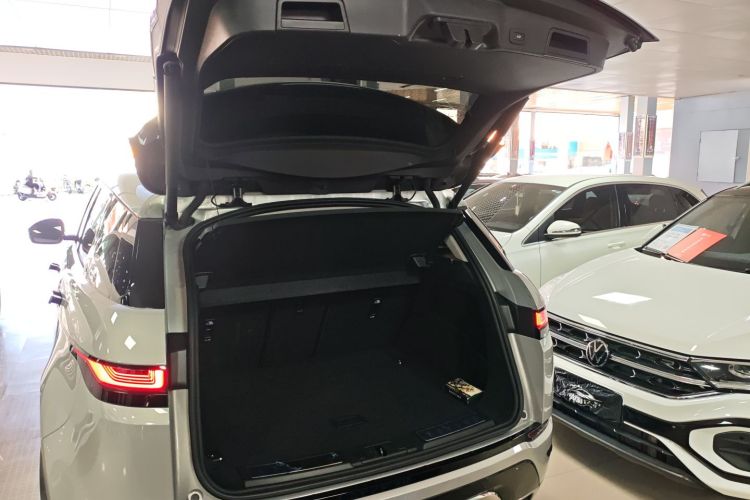 路虎 揽胜极光 2023款 极光L 249PS 豪华版机舱底盘23