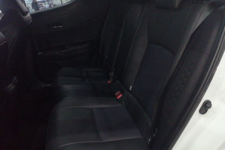 丰田C-HR 2021款 2.0L 豪华版中控内饰7004