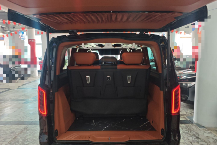 奔驰 威霆 2023款 2.0T 精英版 7座局部细节23