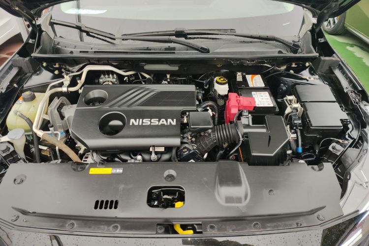 日产 轩逸 2020款 1.6L XL CVT悦享版机舱底盘24