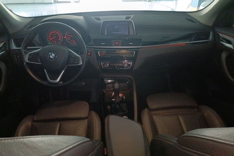 宝马X1 2018款 sDrive18Li 尊享型中控内饰12