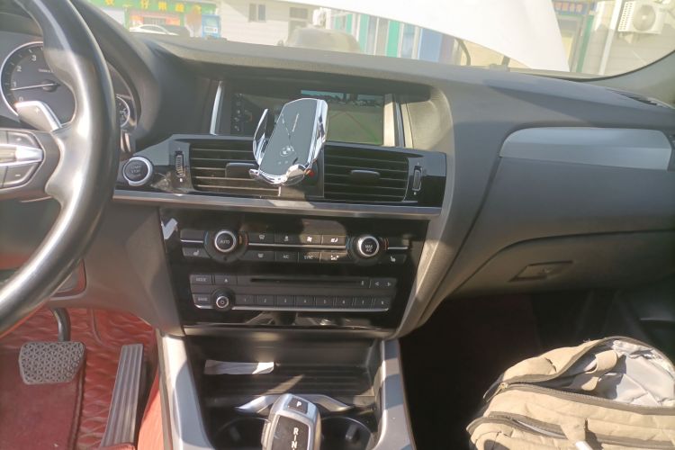 宝马X4 2016款 xDrive20i M运动型中控内饰16