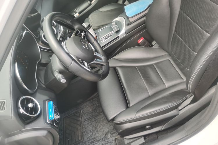 奔驰C级 2019款 改款 C 260 L 运动版局部细节19