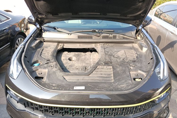 领克05 2022款 2.0TD 两驱耀Halo机舱底盘24