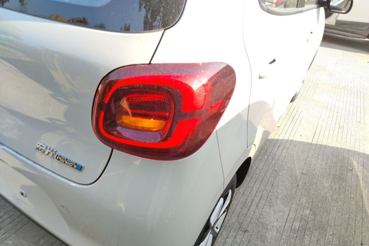 五菱汽车 宏光MINIEV 2025款 四门版 进阶款车身外观6006