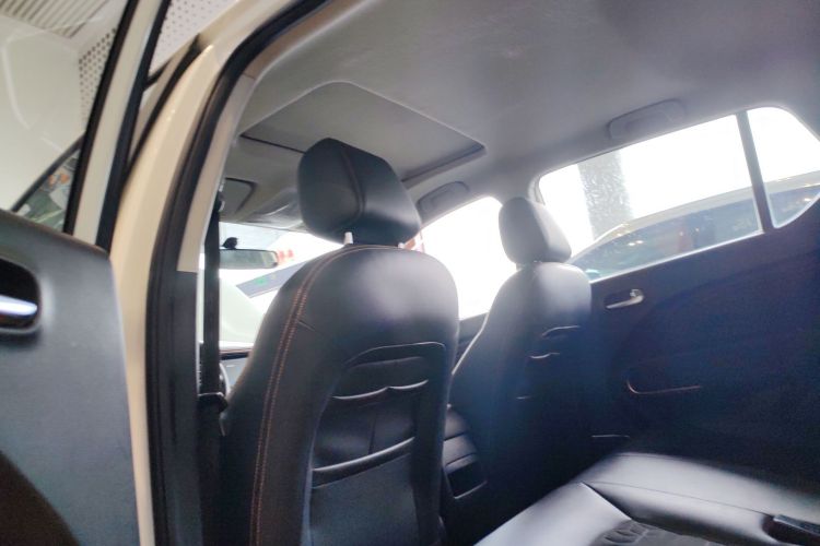 广汽传祺 传祺GS3 2017款 150N 自动精英版中控内饰22