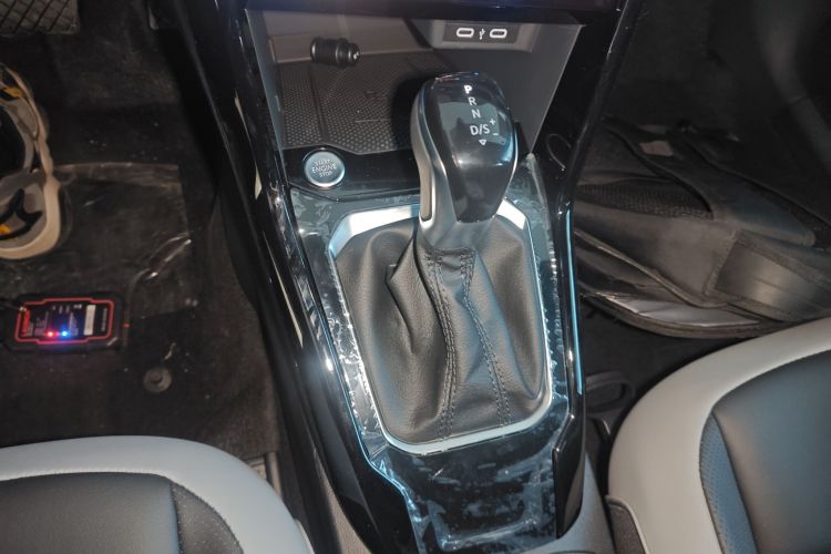 大众 T-ROC探歌 2025款 改款二 300TSI DSG两驱星光版中控内饰18