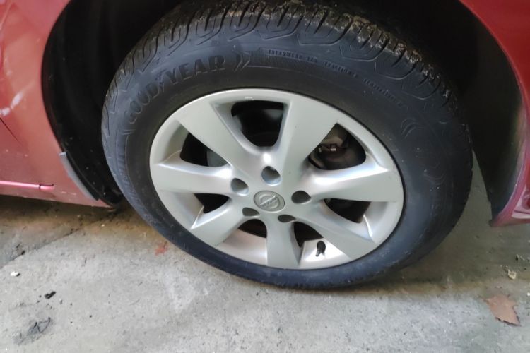 日产 骐达TIIDA 2013款 1.6L CVT酷咖版车身外观6007