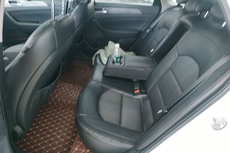 现代 索纳塔 2015款 2.0L GLS智能型中控内饰21