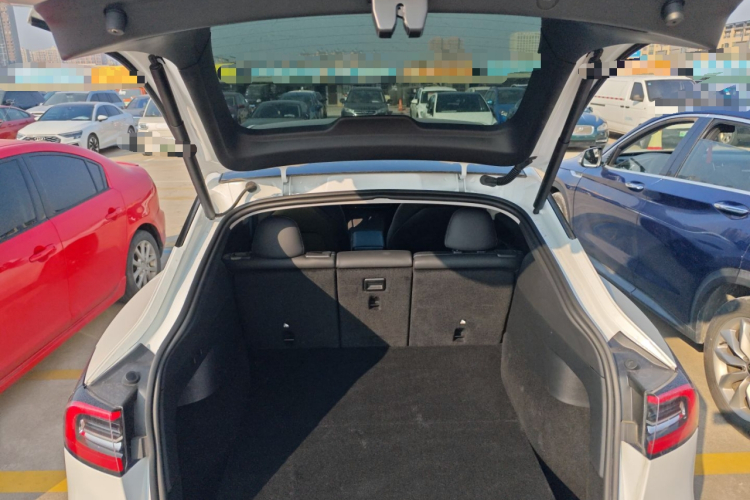 特斯拉 Model Y 2022款 Performance高性能全轮驱动版机舱底盘23