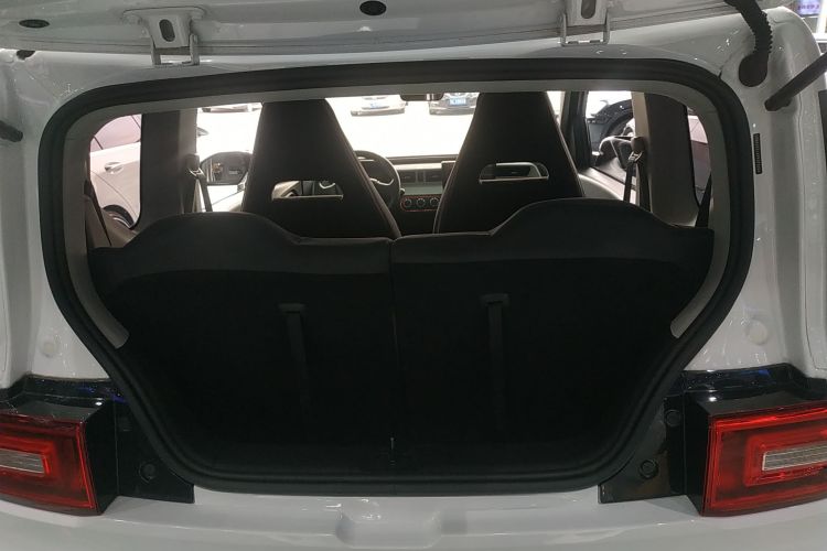 五菱汽车 宏光MINIEV 2022款 轻松款 三元锂机舱底盘23