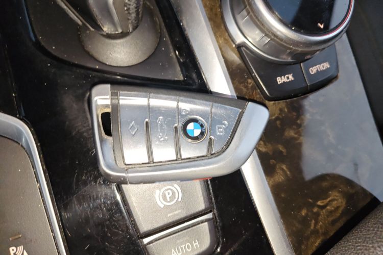 宝马5系 2018款 525Li M运动套装中控内饰7001