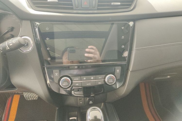 日产 奇骏 2020款 2.0L XL ITS CVT 2WD智联舒适版中控内饰16