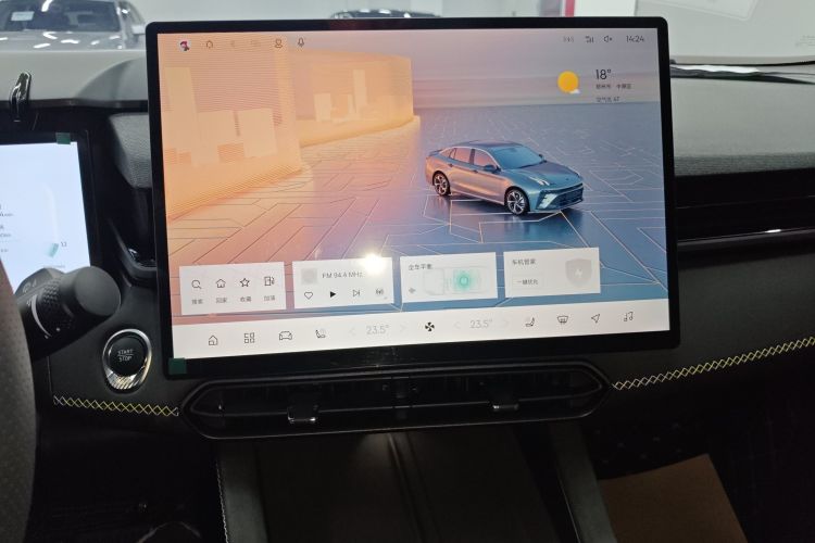 领克03 2025款 1.5TD DCT冠军版Pro中控内饰16