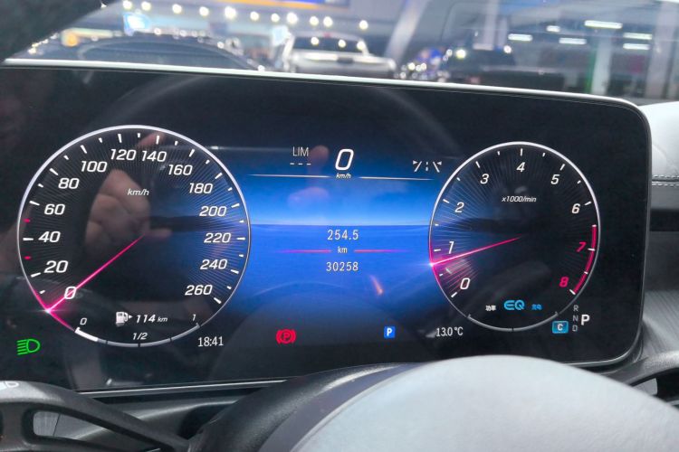 奔驰C级 2022款 改款 C 200 L 运动版局部细节14